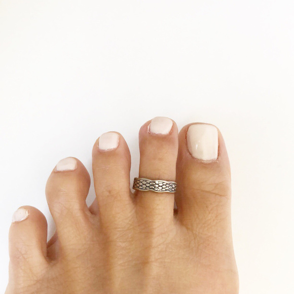 Sterling Silver 925 Snake Scale Design Toe Ring - Picture 3 of 3